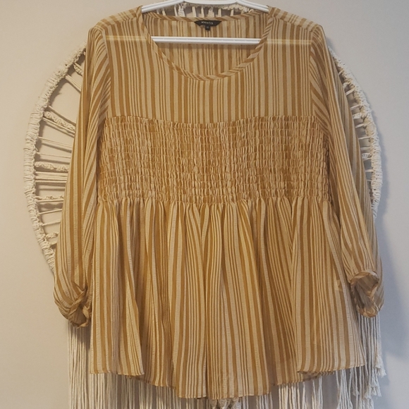 RW&CO Flowy sheer yellow top - Picture 1 of 5